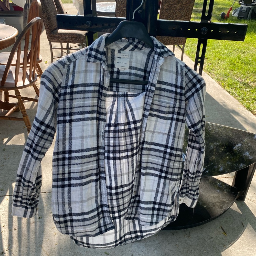 American Eagle Outfitters Black and White Plaid Shirt